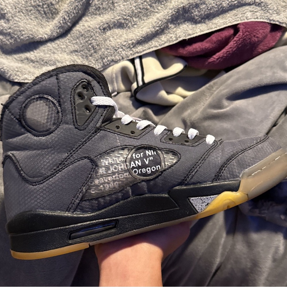 off white Jordan 5 - Picture 3 of 8